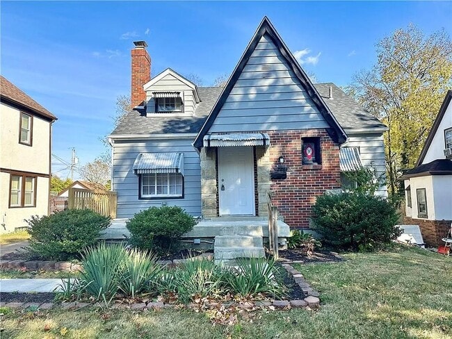 Building Photo - 2244 Emerson Ave