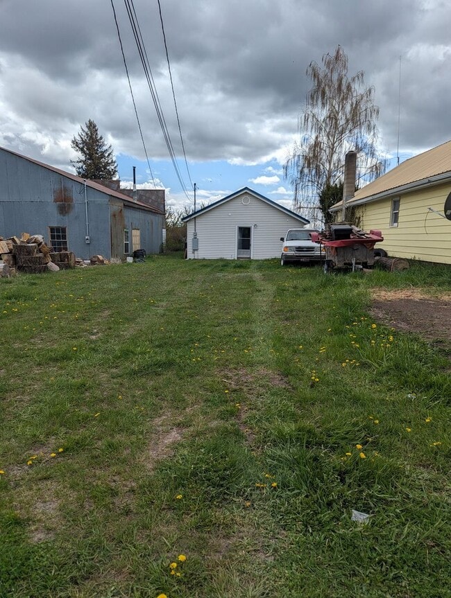 Photo - Quaint 2 bedroom Craigmont house