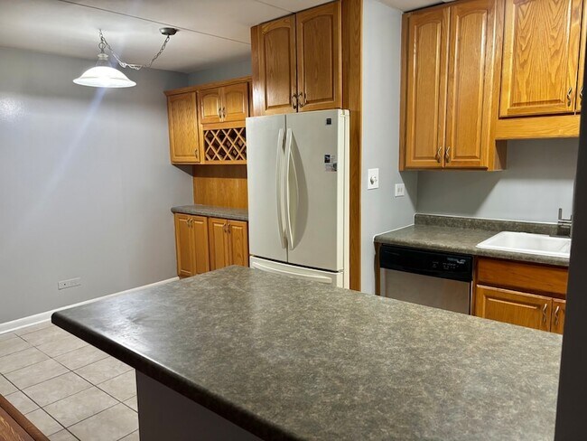 Photo - 18 E Old Willow Rd Unidad 425N