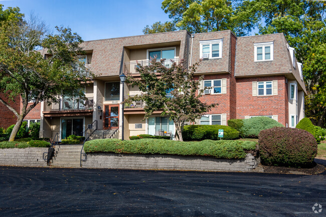 Building Photo - Folly Hill Meadows Rental