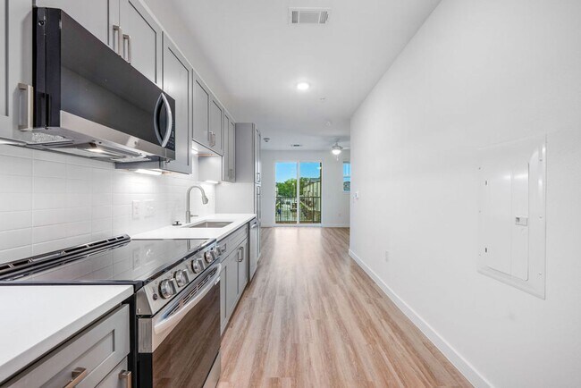 Photo - Correo Place