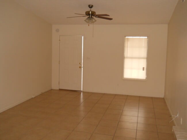 Photo - 3846MAN Unit MANORCOURT-3846MANO-A
