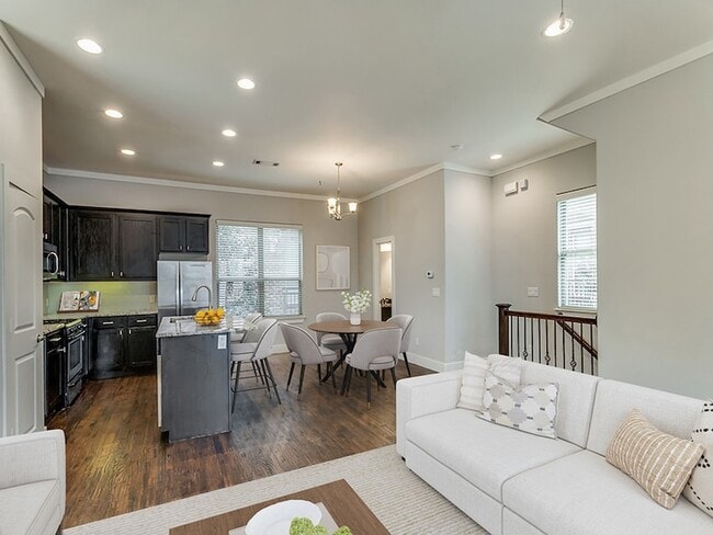 Photo - 4323 Dickason Ave