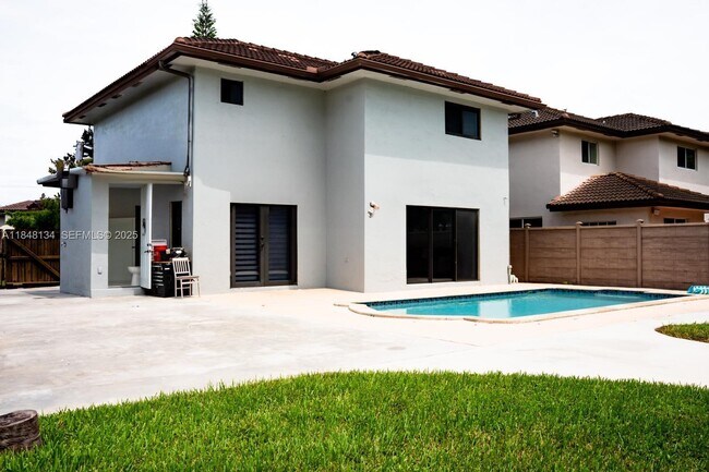 Photo - 16710 SW 140th Ave