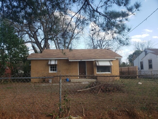 Building Photo - 828 Forsythe St