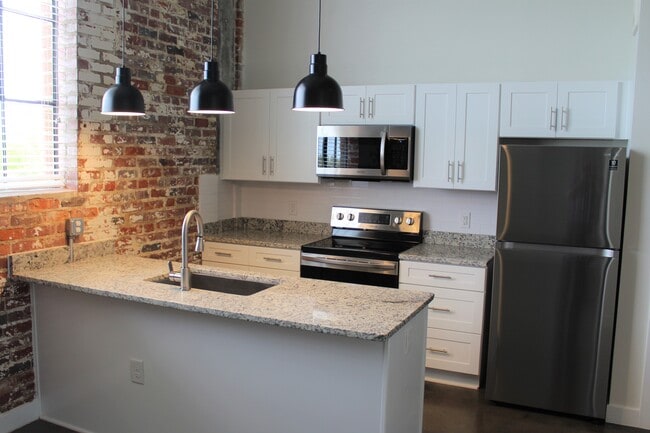 Building Photo - 410 Wellons St Unit 305 Rental