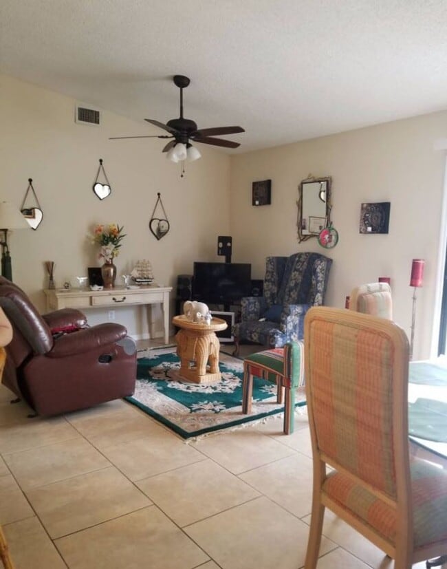 Photo - 3 bedroom 2 bath 2 car garage rental