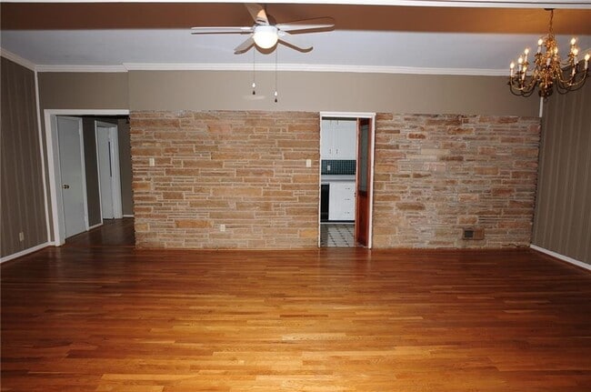 Photo - 1632 Anita Pl NE