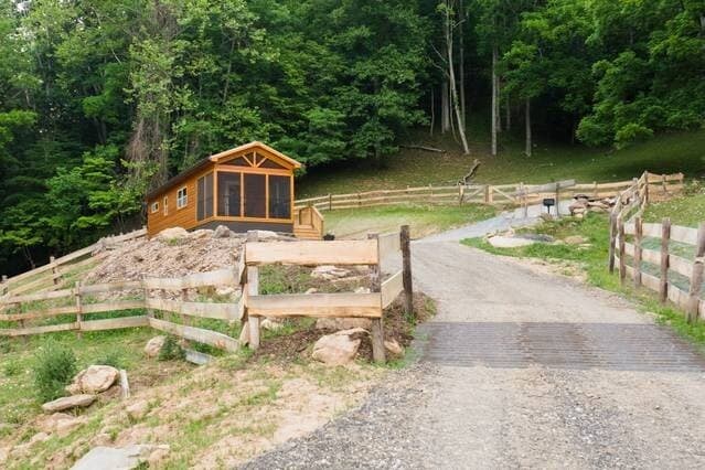 Photo - Cozy Cabin with beautiful mountain views! One bedroom, one bathroom!