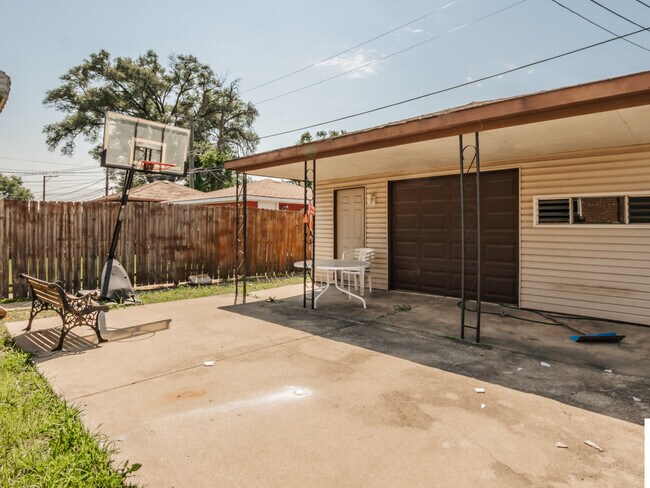 Photo - 3719 W 81st Pl