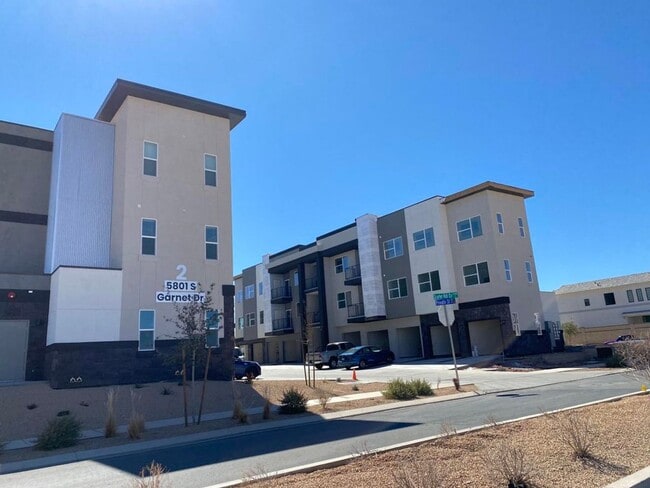Desert Color Condo! - Desert Color Condo!