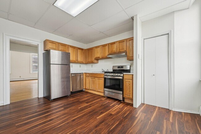 Photo - 570 Newark Ave Unidad 3 Rental