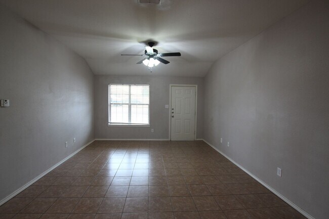 Photo - Mission Ranch- 3 Bedroom Duplex for Rent i... Apartamento Unidad 17110 Sentinel Ln