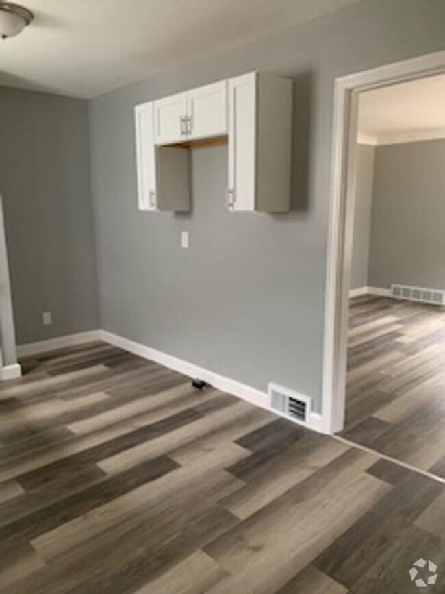 Building Photo - Ferndale must see!! 3 bedroom and 2 baths!! Rental