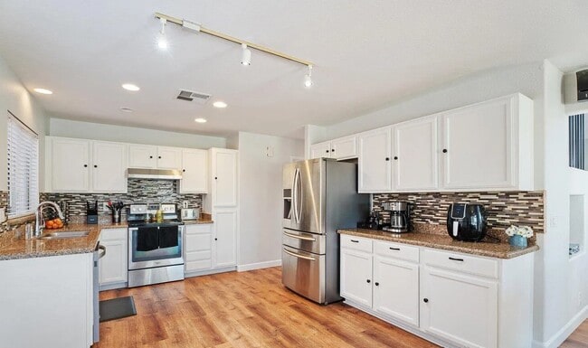 Photo - 16618 S 28th Pl