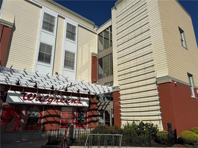 Building Photo - 333 Atwells Ave Unit 310