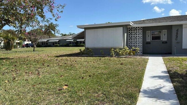 Photo - 775 North Dr