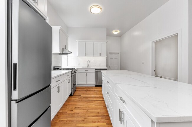 Photo - 220 W Houston St Unit 4