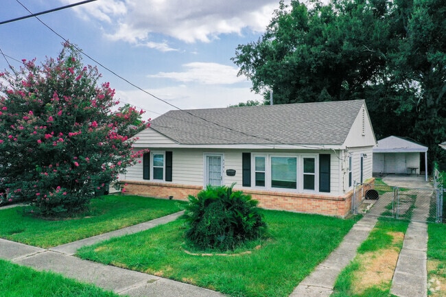 Building Photo - 620 Edenborn Ave Rental