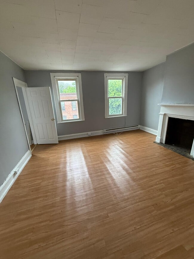 120 Jefferson St Unit 3