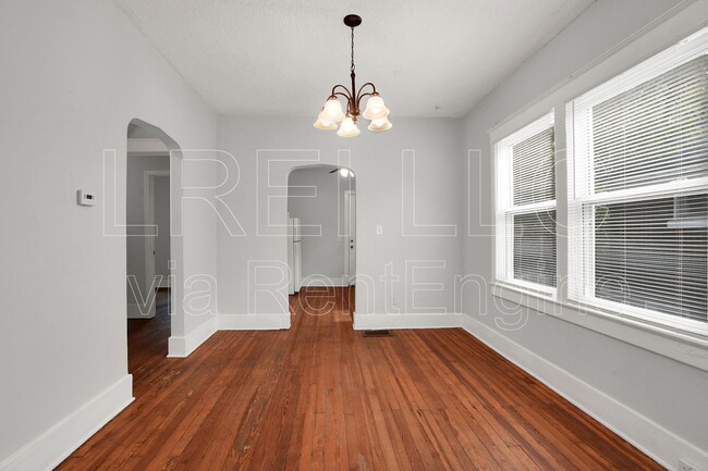 Photo - 1236 Manitau Ave