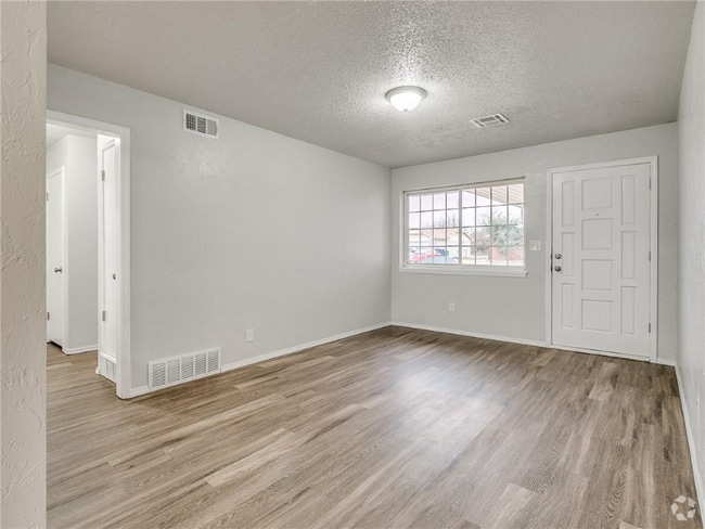 Building Photo - 2717 SW 80th St Rental