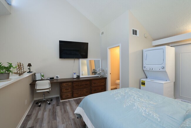 Photo - 12600 Melville Dr Unit 318B