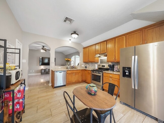 Photo - 4006 Raspberry Ct