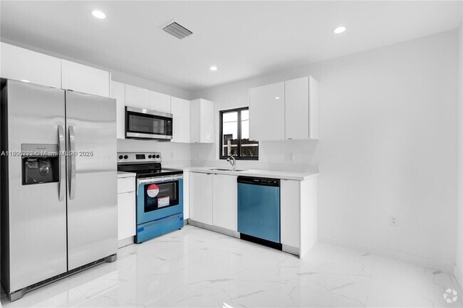 Building Photo - 1821 NW 69th St Unit 1821 Rental