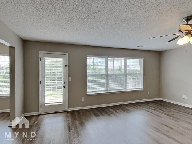 Photo - 11640 Registry Blvd