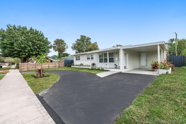 Building Photo - 3160 SW 20th Ct