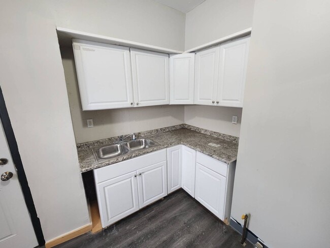 Photo - Charming 3-Bedroom Property in Prime Location (Section 8 Vouchers Accepted)