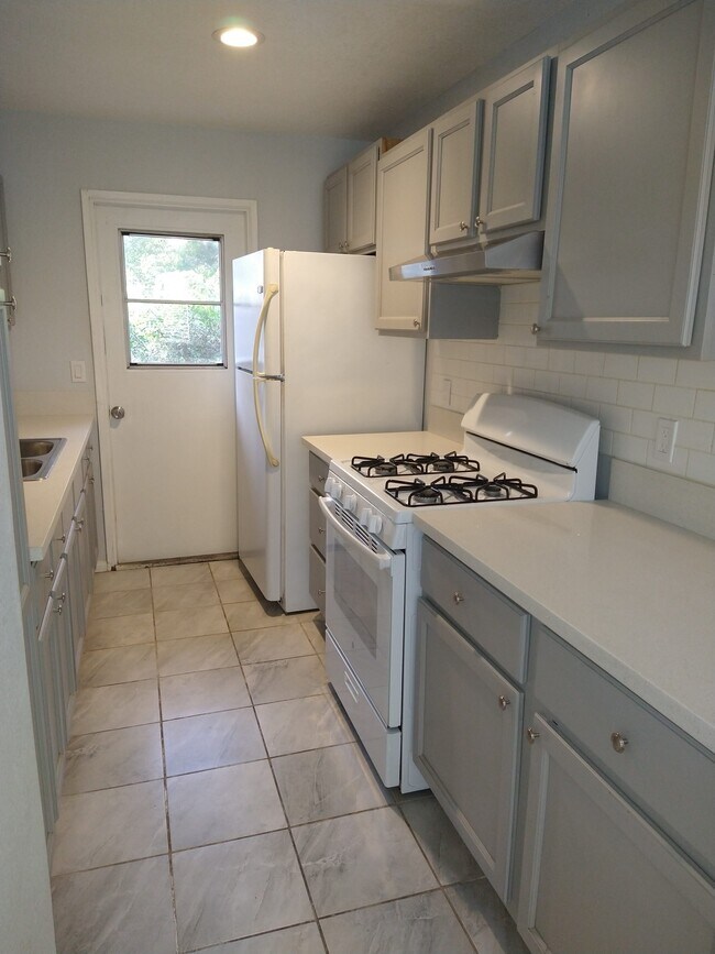 Photo - 787 Cherry Ave Apartments in Long Beach
