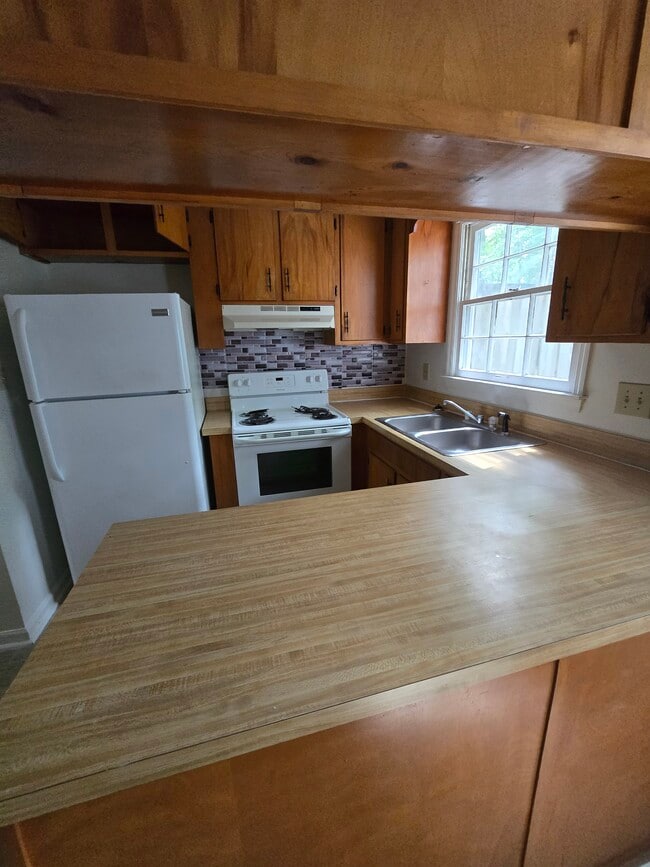 Building Photo - 118 Lakewood Dr Rental