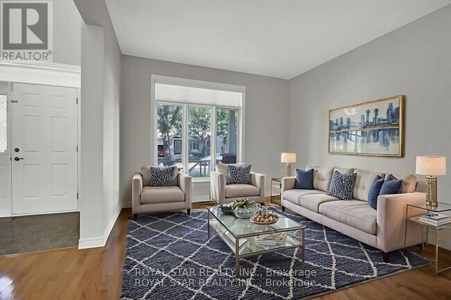 Photo - 611 Devonwood Cir