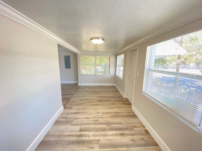 Photo - 812 W Livingston St Unit A