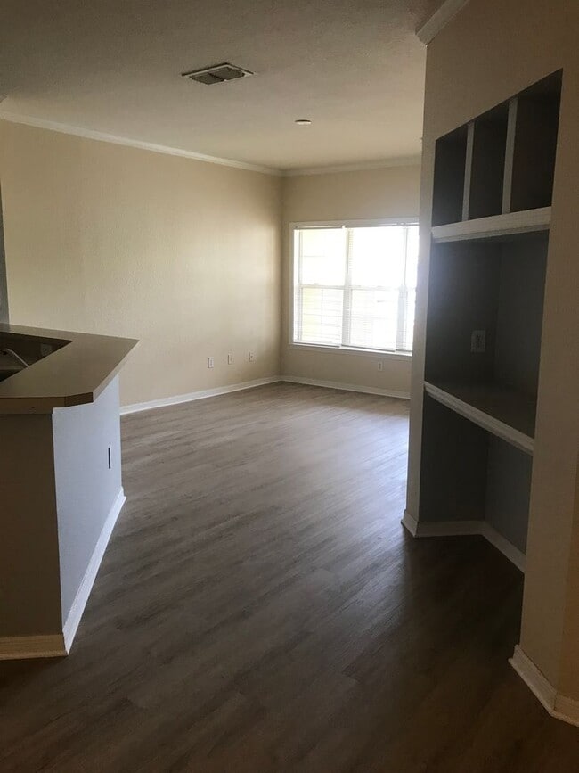 Photo - 3751CR#2333(100) Unit 2333