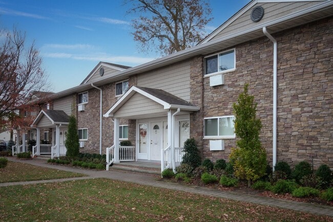 Building Photo - 100 Friendly Ct Unit RA69 Rental