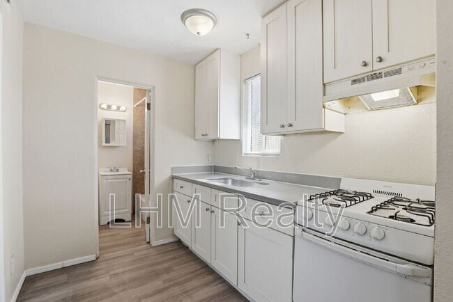 Photo - 1713 N 31st Pl Unit Apt 1