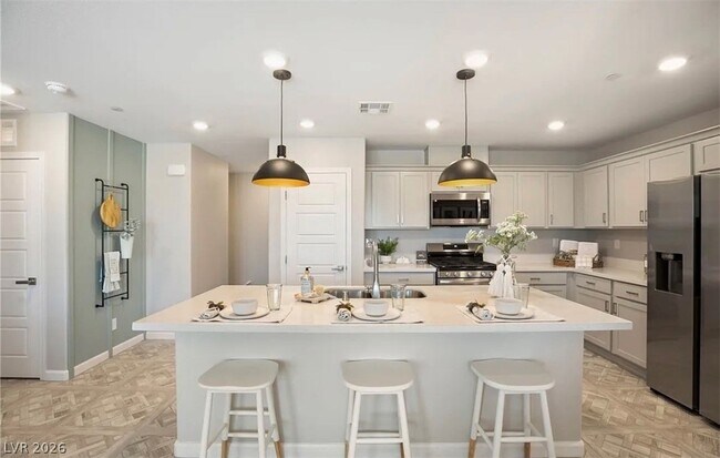 Photo - 4258 Vivenda St