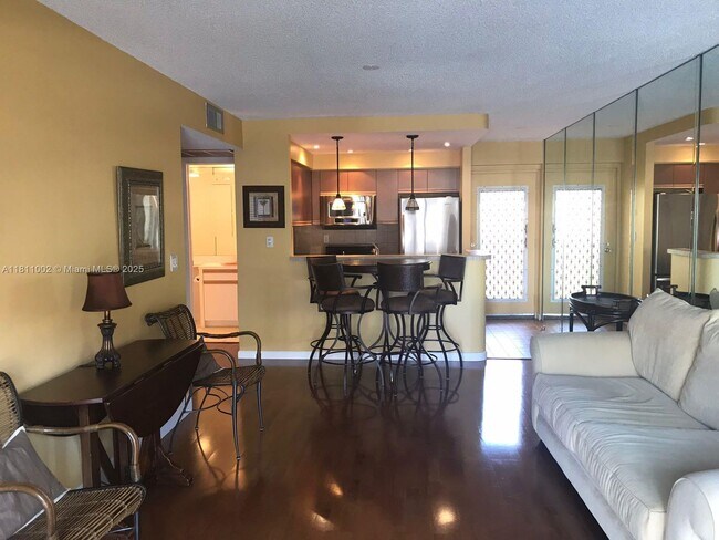 Photo - 3545 NE 167th St Unidad 204