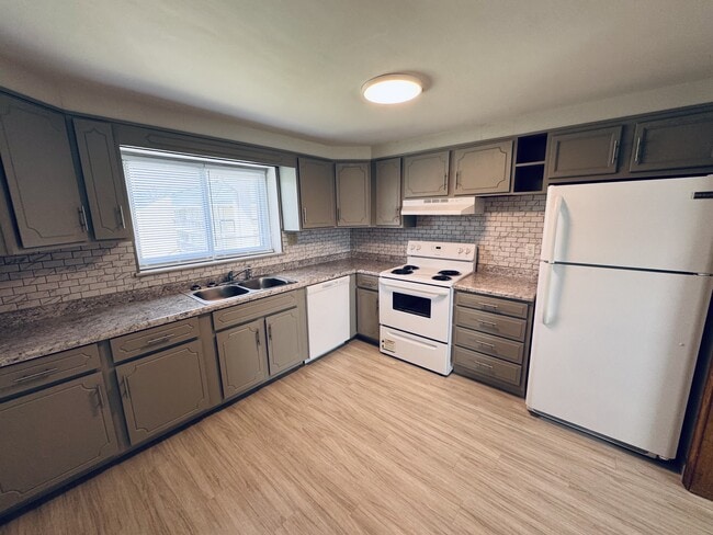 Photo - 1393 Saratoga Ave