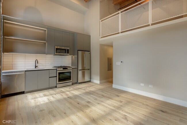 Photo - 729 N Sangamon St Unit 413