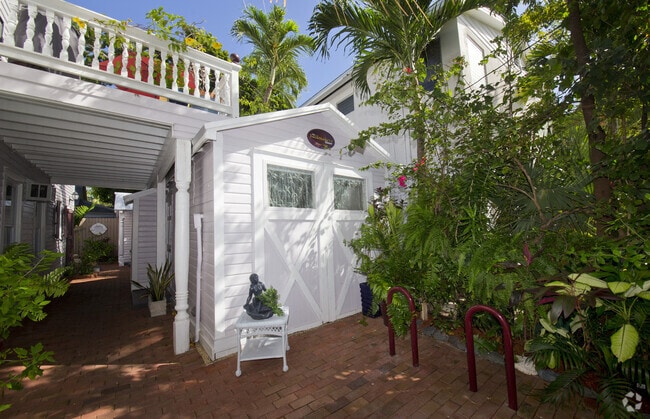 Building Photo - Furnished Studio in Old Town Rental