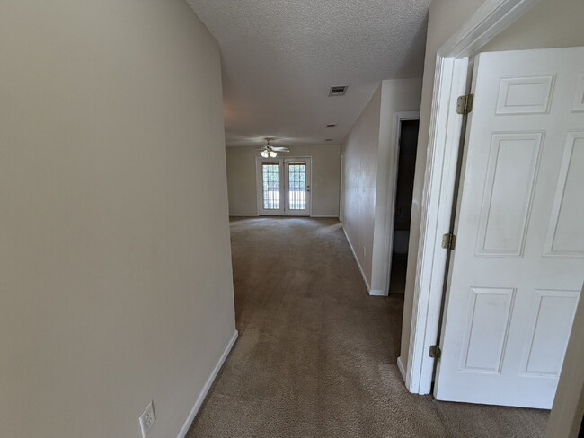 Photo - Apartment For Rent Unit 221