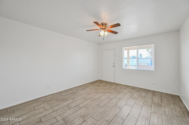 Photo - 903 N 22nd Pl