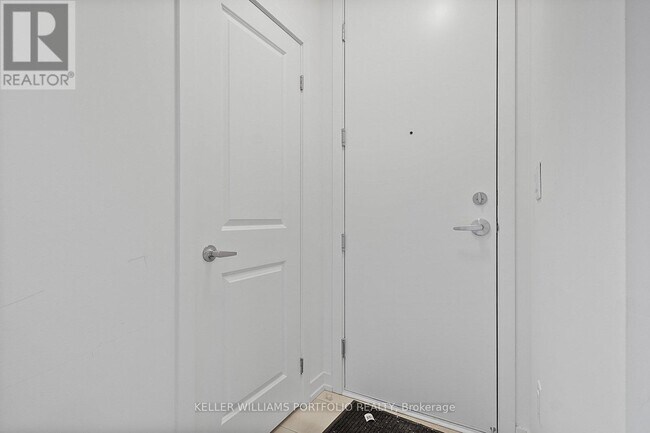 Photo - 58 Elizabeth St S