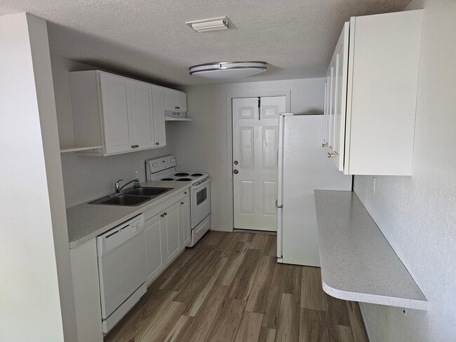Building Photo - 468 88th Ave N Unit 468 88th
