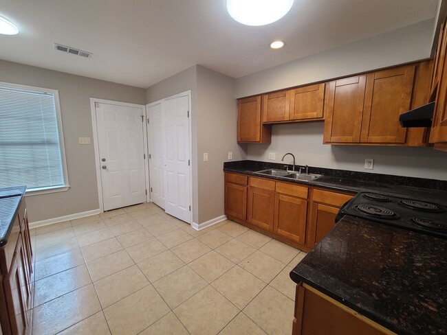 Photo - 3820 Juno Dr