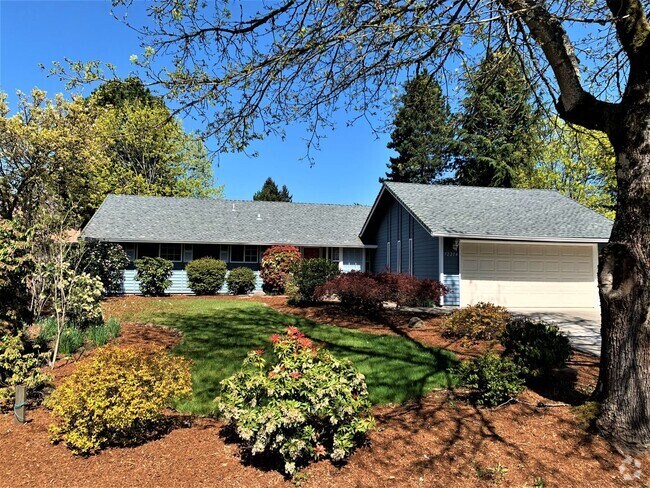 Building Photo - Desirable Cascade Park Location with Many ... Rental